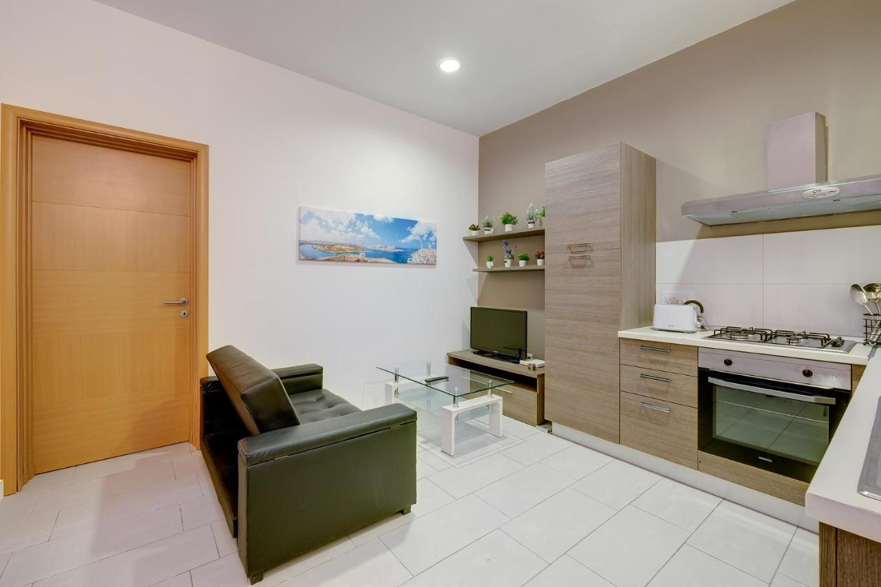 Modern 1Br Maisonette Steps From The Promenade 슬리에마 외부 사진